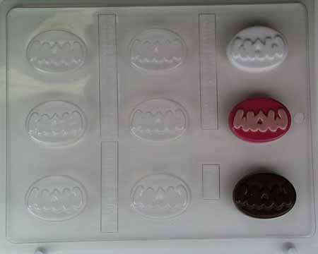 Chocolate// Candy Mold, Mini - "MOM" in Bubble Letters on Oval