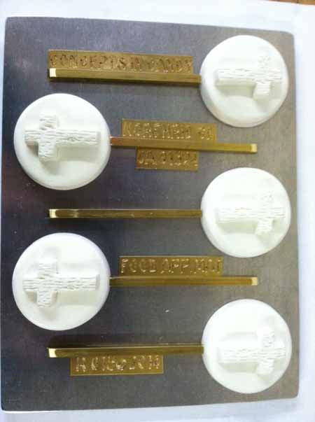Chocolate// Candy Mold, Lollipop - Religious, Wooden Textured Cross on Round