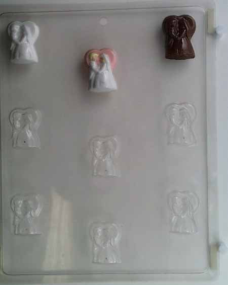 Molde de chocolate/caramelo, mini - Boda, pequeños novios mirándose con fondo de corazón