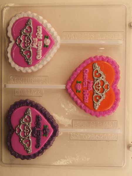 Chocolate// Candy Mold, Lollipop - Quince, Crown with "Mis Quince A–os" on Heart with Lace